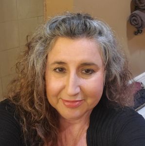 Meet your Posher, Holly june